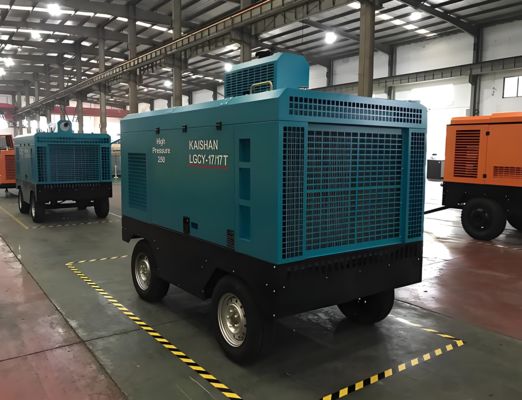 Mobiler Schraubenluftkompressor 0,5-2,5 MPa Diesel/Elektro 50-400 PS